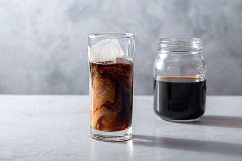 Cold Brew Demleme Yöntemleri: Soğuk Kahvenin Sıcak Hikayesi