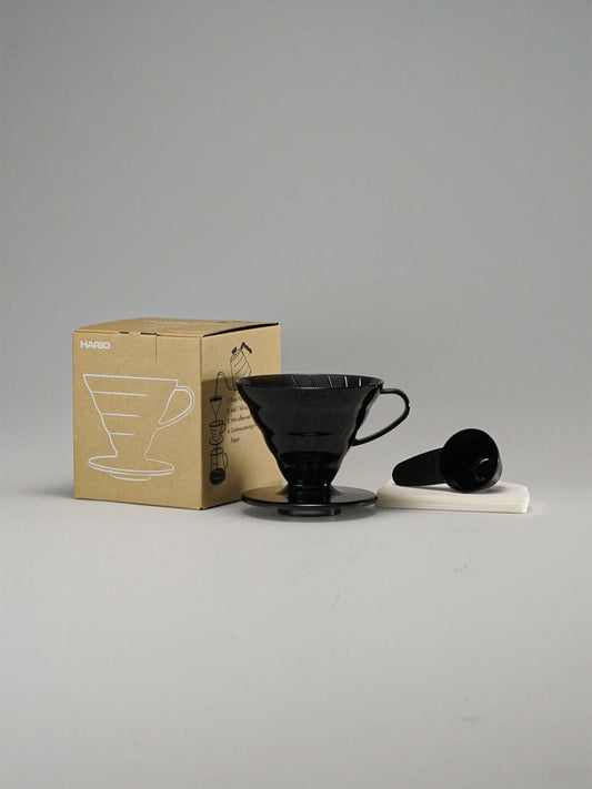 Hario V60 02 Siyah Şeffaf Plastik Dripper ve 40’lı Filtre Kağıdı Seti